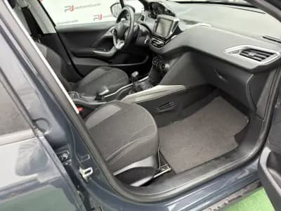 Sell Peugeot 2008 2018 - 10990 EUR, 202318 km - AUTO.MOTO.pt