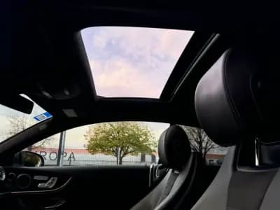 Vendo Mercedes-Benz E 220 2017 - 34999 EUR, 179000 km - AUTO.MOTO.pt