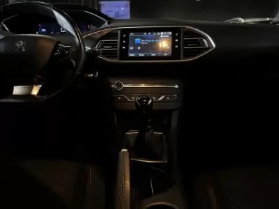 Vendo Peugeot 308 SW 2021 - 13990 EUR, 123500 km - AUTO.MOTO.pt