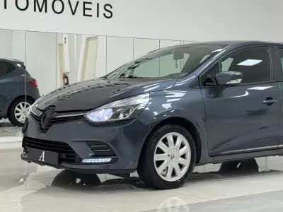 Vendo Renault Clio 2017 - 11890 EUR, 109000 km - AUTO.MOTO.pt