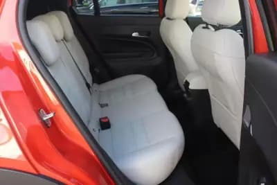 Vendo Fiat 600e 2023 - 29980 EUR, 7039 km - AUTO.MOTO.pt