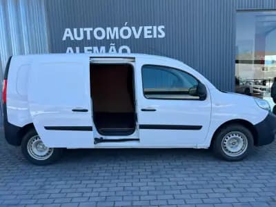 Vendo Renault Kangoo 2018 - 14500 EUR, 101052 km - AUTO.MOTO.pt