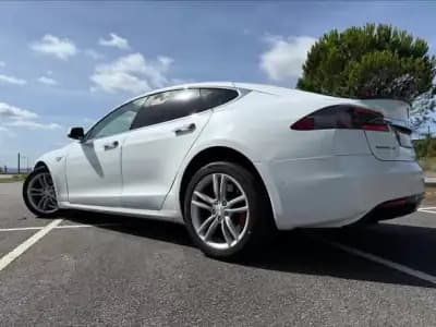 Vendo Tesla Model S 2015 - 27500 EUR, 162000 km - AUTO.MOTO.pt