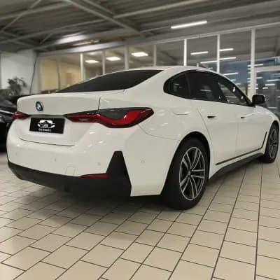 Sell BMW i4 2022 - 37000 EUR, 54000 km - AUTO.MOTO.pt