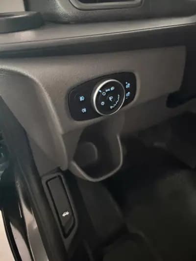 Vendo Ford Transit Custom 2022 - 34000 EUR, 140000 km - AUTO.MOTO.pt