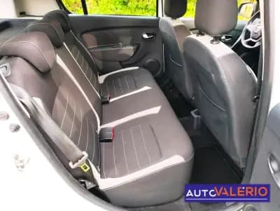 Vendo Dacia Sandero 2019 - 11950 EUR, 52000 km - AUTO.MOTO.pt