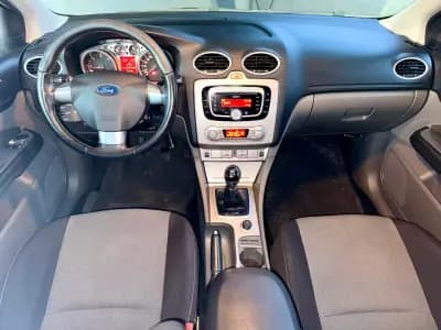 Sell Ford Focus SW 2010 - 7490 EUR, 253040 km - AUTO.MOTO.pt