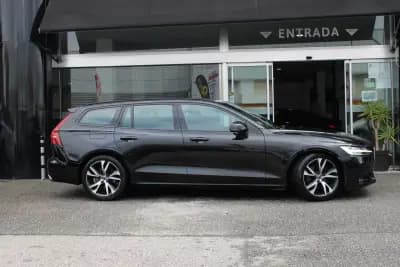 Vendo Volvo V60 2020 - 26400 EUR, 128429 km - AUTO.MOTO.pt