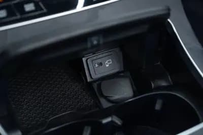 Sell Mercedes-Benz E 220 2021 - 49950 EUR, 64000 km - AUTO.MOTO.pt