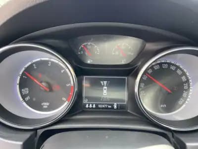 Vendo Opel Astra 2016 - 10950 EUR, 102477 km - AUTO.MOTO.pt