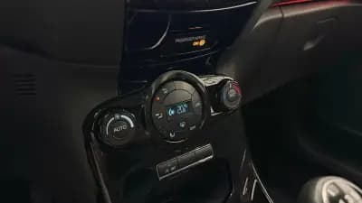 Sell Ford Fiesta 2015 - 8990 EUR, 144693 km - AUTO.MOTO.pt