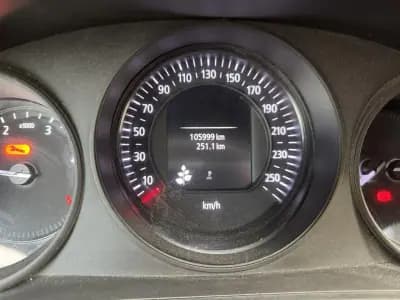 Vendo Renault Mégane 2019 - 16900 EUR, 105740 km - AUTO.MOTO.pt