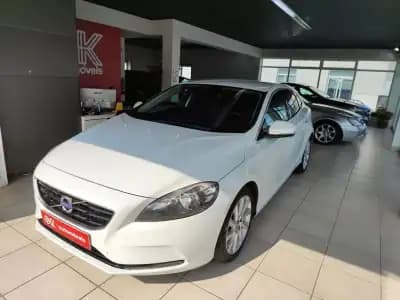 Vendo Volvo V40 2013 - 8350 EUR, 298100 km - AUTO.MOTO.pt
