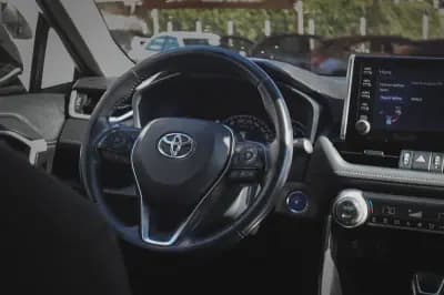 Vendo Toyota RAV4 2021 - 35980 EUR, 107200 km - AUTO.MOTO.pt