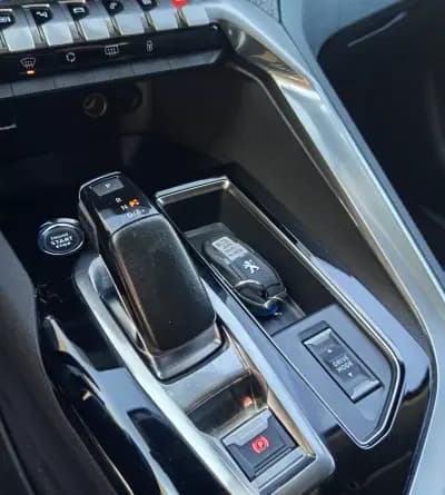 Sell Peugeot 3008 2022 - 21990 EUR, 112600 km - AUTO.MOTO.pt