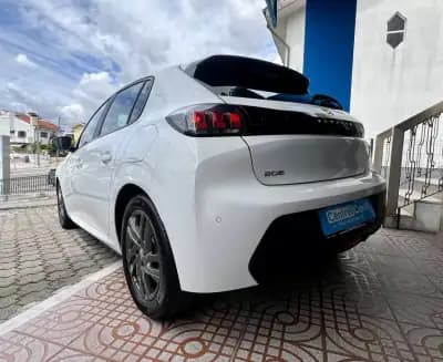 Vendo Peugeot 208 2022 - 15950 EUR, 71000 km - AUTO.MOTO.pt