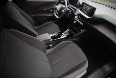 Vendo Peugeot e-2008 2020 - 19450 EUR, 41900 km - AUTO.MOTO.pt