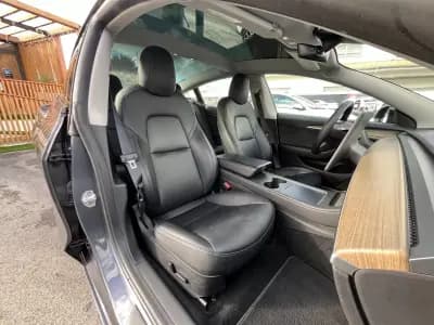 Vendo Tesla Model 3 2023 - 31950 EUR, 63000 km - AUTO.MOTO.pt