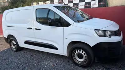 Vendo Peugeot Partner 2020 - 9900 EUR, 145000 km - AUTO.MOTO.pt