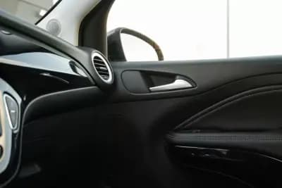 Sell Opel Adam 2017 - 11400 EUR, 77000 km - AUTO.MOTO.pt