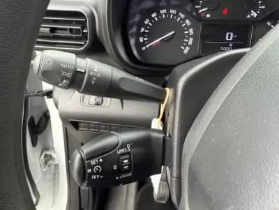 Vendo Citroën Berlingo 2022 - 15250 EUR, 101600 km - AUTO.MOTO.pt