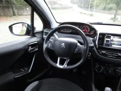 Sell Peugeot 208 2014 - 7990 EUR, 71000 km - AUTO.MOTO.pt