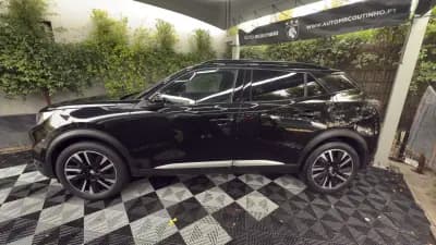 Vendo Peugeot e-2008 2022 - 21900 EUR, 67769 km - AUTO.MOTO.pt