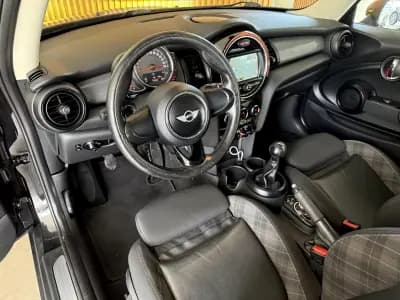 Vendo MINI One 2016 - 12999 EUR, 132000 km - AUTO.MOTO.pt