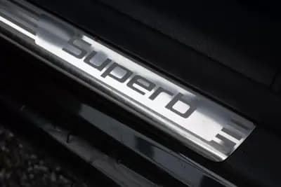 Vendo Skoda Superb Break 2011 - 7999 EUR, 290000 km - AUTO.MOTO.pt