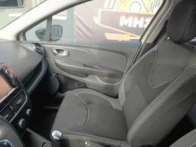 Sell Renault Clio 2017 - 10900 EUR, 135702 km - AUTO.MOTO.pt