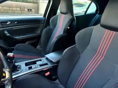 Sell Renault Mégane 2021 - 19900 EUR, 85000 km - AUTO.MOTO.pt