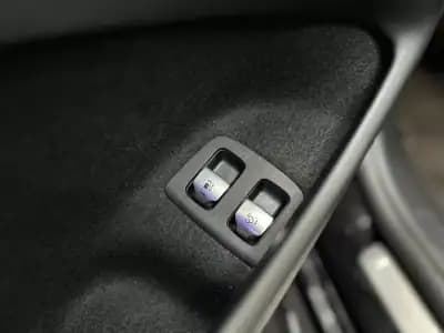 Vendo Mercedes-Benz E 300 2024 - 61500 EUR, 63000 km - AUTO.MOTO.pt