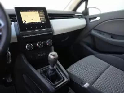 Vendo Renault Clio 2023 - 14900 EUR, 55991 km - AUTO.MOTO.pt