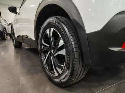 Sell Peugeot 2008 2020 - 15250 EUR, 85000 km - AUTO.MOTO.pt