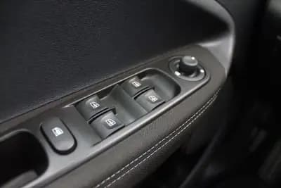 Sell Renault Zoe 2018 - 13750 EUR, 94000 km - AUTO.MOTO.pt