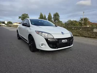 Vendo Renault Mégane Coupe 2011 - 8990 EUR, 234000 km - AUTO.MOTO.pt
