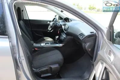 Sell Peugeot 308 2019 - 13250 EUR, 174000 km - AUTO.MOTO.pt