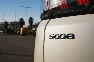 Vendo Peugeot 5008 2021 - 24000 EUR, 115000 km - AUTO.MOTO.pt