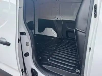 Sell Peugeot Partner 2021 - 13900 EUR, 116841 km - AUTO.MOTO.pt