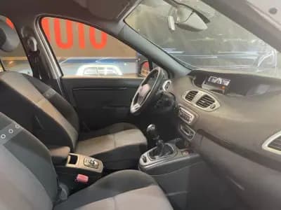 Vendo Renault Grand Scénic 2012 - 8899 EUR, 230000 km - AUTO.MOTO.pt