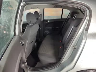 Sell Opel Corsa 2013 - 7990 EUR, 118654 km - AUTO.MOTO.pt