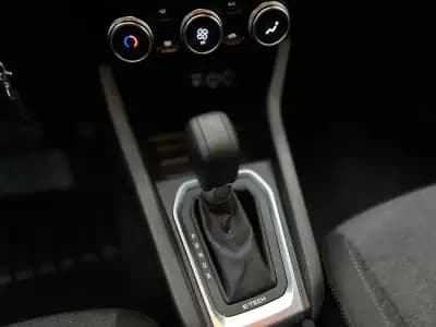 Vendo Renault Clio 2022 - 19800 EUR, 84000 km - AUTO.MOTO.pt