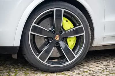 Vendo Porsche Cayenne Coupé 2022 - 108000 EUR, 92000 km - AUTO.MOTO.pt