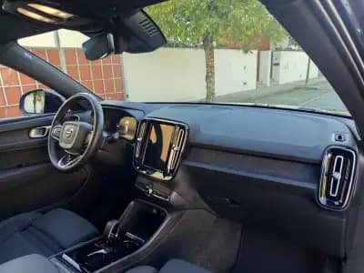 Vendo Volvo XC 40 2022 - 27490 EUR, 90000 km - AUTO.MOTO.pt