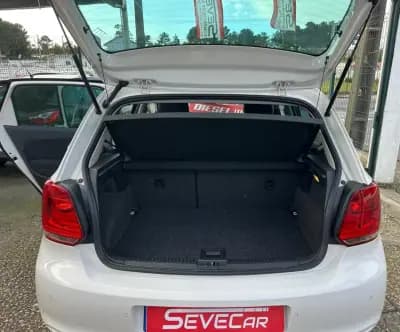 Sell Volkswagen Polo 2011 - 11990 EUR, 92500 km - AUTO.MOTO.pt