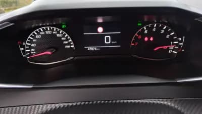 Sell Peugeot 208 2022 - 13999 EUR, 47000 km - AUTO.MOTO.pt