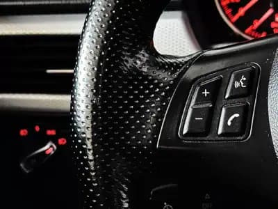 Vendo BMW 318 2011 - 15990 EUR, 230500 km - AUTO.MOTO.pt