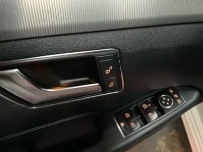 Sell Mercedes-Benz E 300 2013 - 13950 EUR, 330000 km - AUTO.MOTO.pt