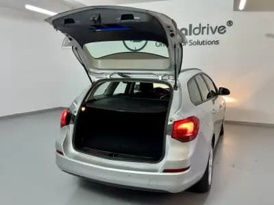 Vendo Opel Astra Sports Tourer 2011 - 6250 EUR, 235000 km - AUTO.MOTO.pt