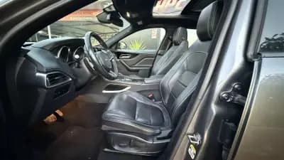 Vendo Jaguar F-Pace 2018 - 24990 EUR, 165000 km - AUTO.MOTO.pt